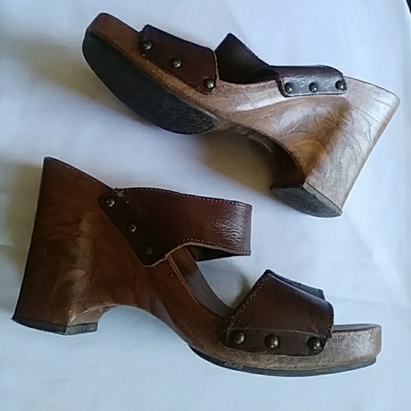 candies wooden shoes